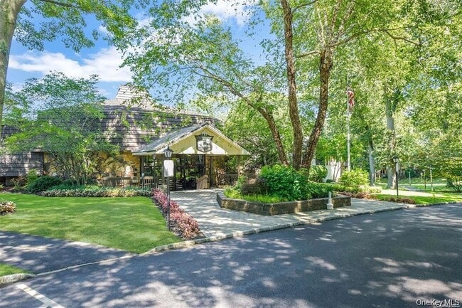 855 Skyline Dr