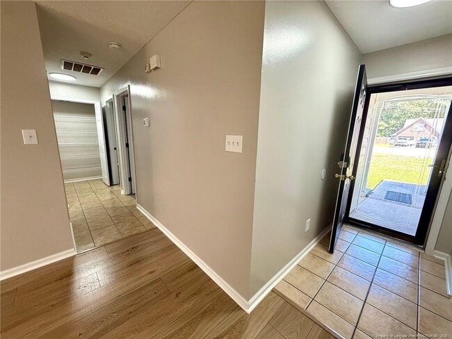 Photo - 604 Raven Pl