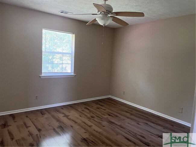 Photo - 239 Stonebridge Dr