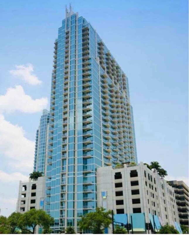 Building Photo - 777 N Ashley Dr Rental