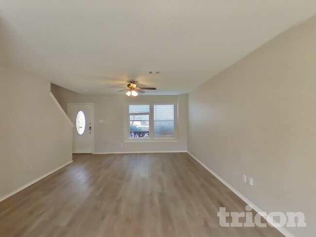 Photo - 11319 Saratoga Coach