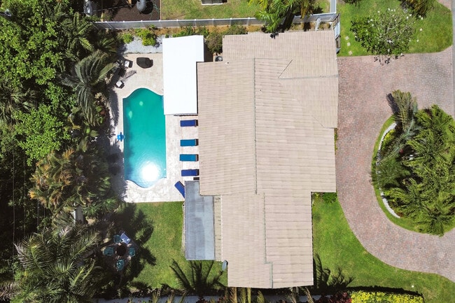 Photo - 3036 NE 19th St