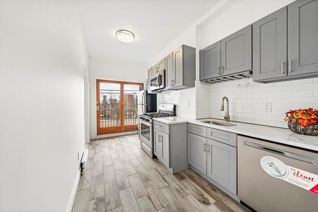 Photo - 242 Palisade Ave Unit 2