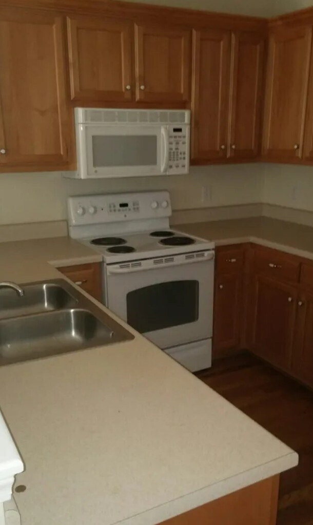 Photo - 207 Dakota Dr