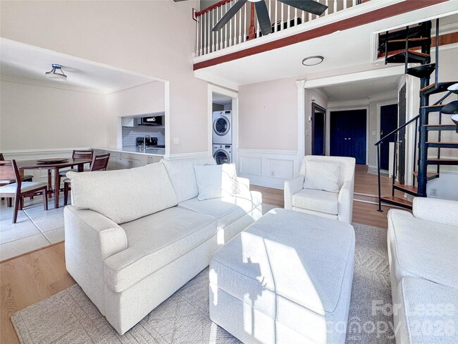 Photo - 19901 Henderson Rd Unidad M