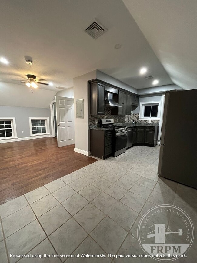 Photo - 176 Snell St Unit 2