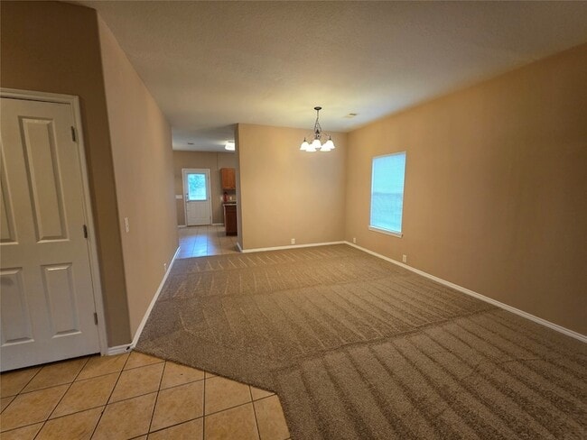 Photo - 915 Butterfly Ln