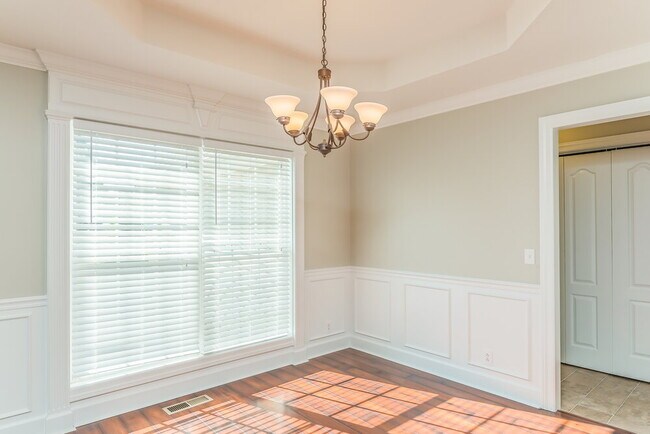 Photo - 220 Gatewood Dr