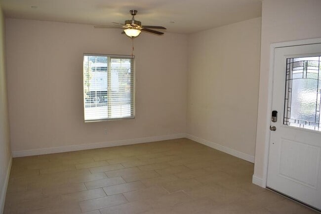 Photo - 3785 De Soto Way