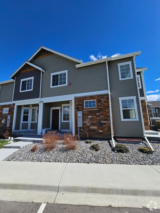 Building Photo - Like new 2Bed, 2.5 Bath with Den/Office To... Rental