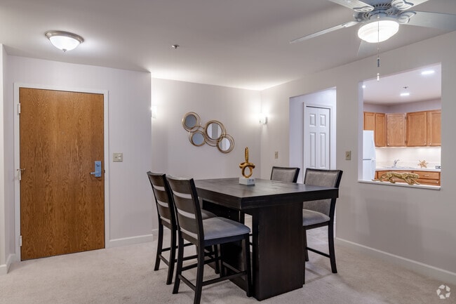 1BR, 1BA - Hilshire - 847SF
