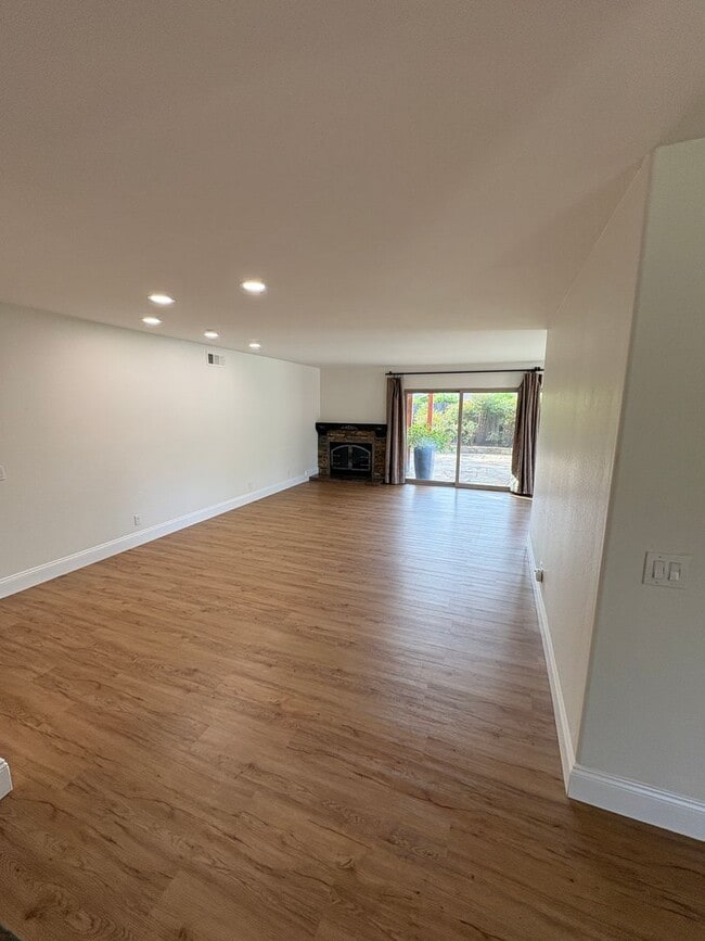 1105 Del Nido Ct
