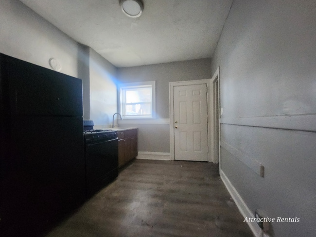 Photo - 37 W 14th Pl