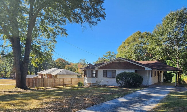 Photo - 2695 Davidson Dr