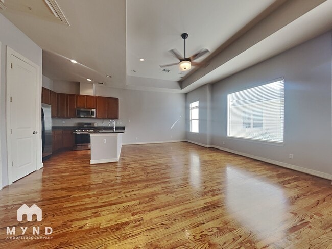 Photo - 3838 Center St