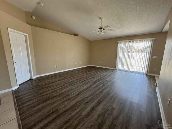 Photo - 2028 Coral Reef Rd