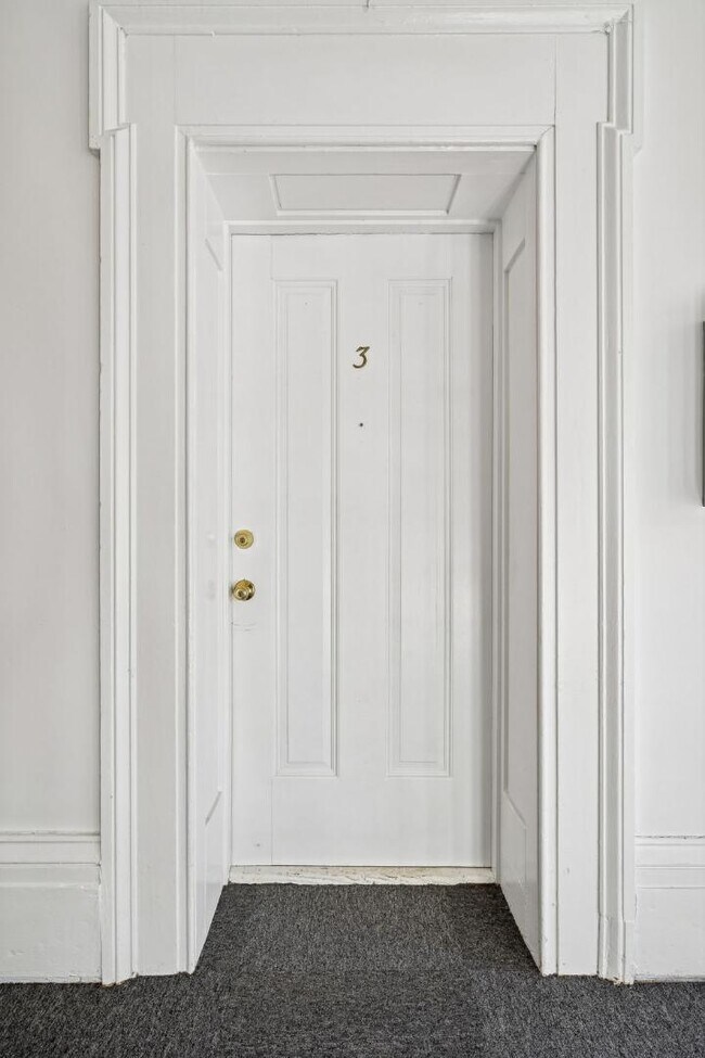 Photo - 302 N Church St