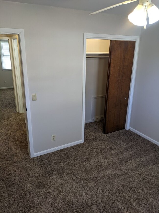 Building Photo - 302 Proctor Ln Unit B