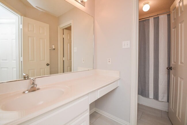 Building Photo - 4007 Gazebo Ln