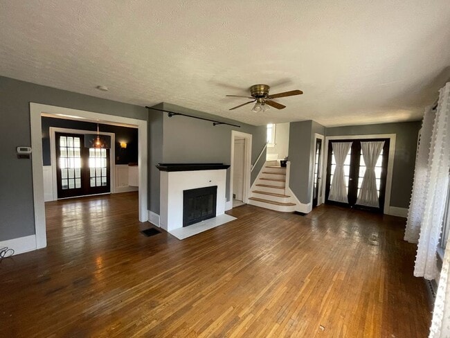 Photo - Three bedroom one bathroom home for rent