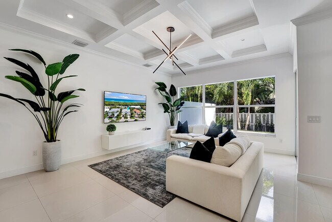 Photo - 500 NE Wavecrest Way