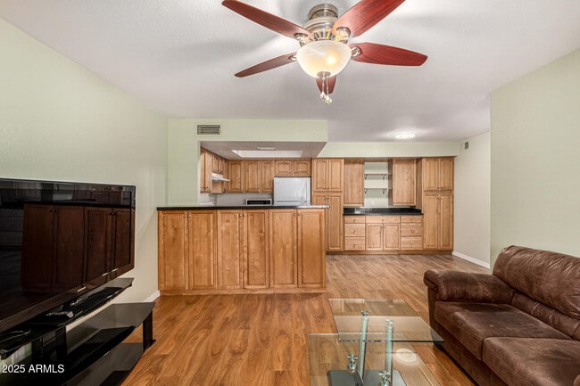 Building Photo - 3601 W Tierra Buena Ln Unit 157