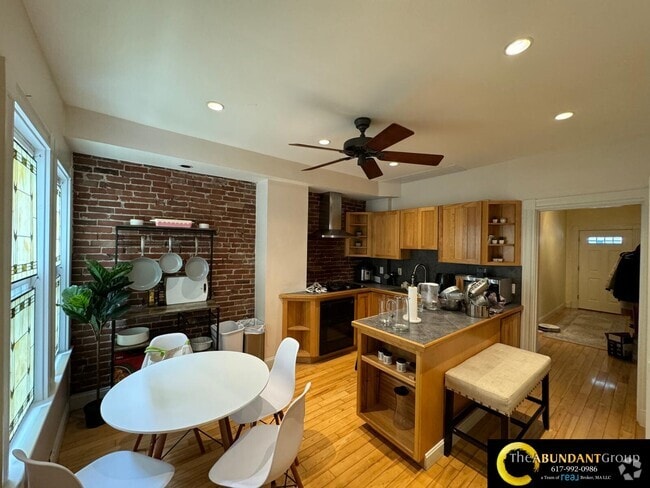Building Photo - 2 Hardwick St Unit 1 Rental