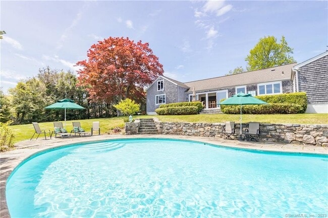 Photo - 19 Bluewater Hill