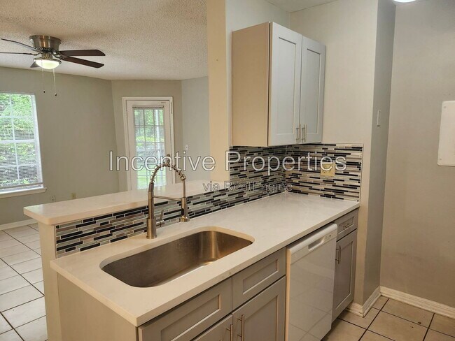 Photo - 5956 Westgate Dr Unit 102