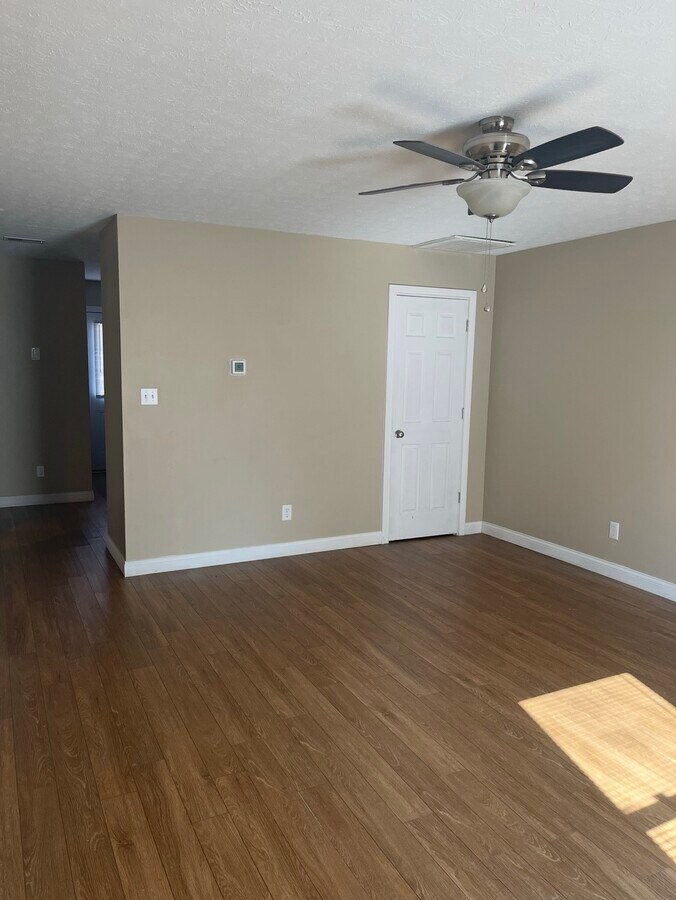 Photo - 106 Countryside Dr