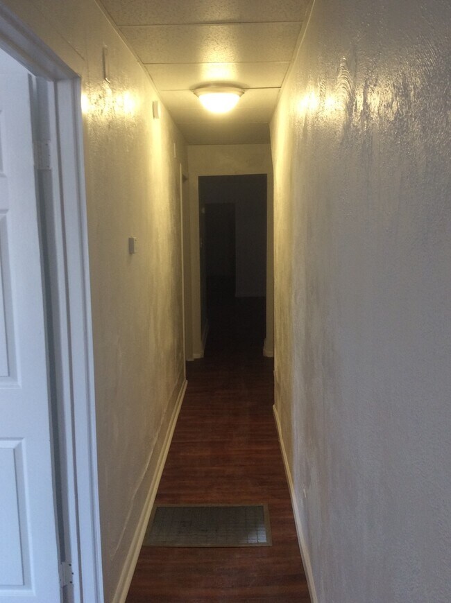 Photo - 3 Bedroom 1.5 Bath 1st Floor Apartment-York City SD