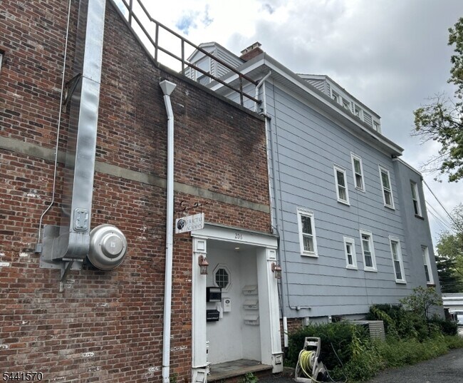 Photo - 206 Bellevue Ave Unit 3