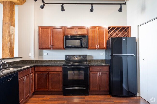 2BR,2BA - 1080SF Kitchen