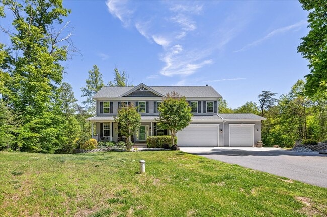 Photo - Gorgeous 5 Bed 3.5 Bathroom in Stafford, VA