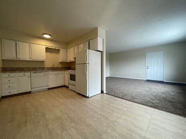 Photo - Spacious Montavilla 2 Bedroom Upstairs Uni... Unidad 1408