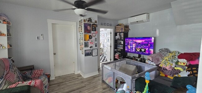 Photo - 50 Meadow St
