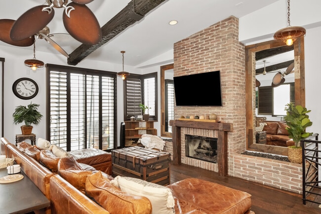 Photo - 1506 Palm Dr