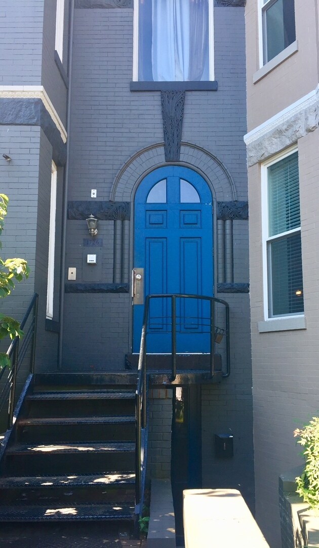 Photo - LARGE 2 Bed 2 Bath Condo on the Second Lev...