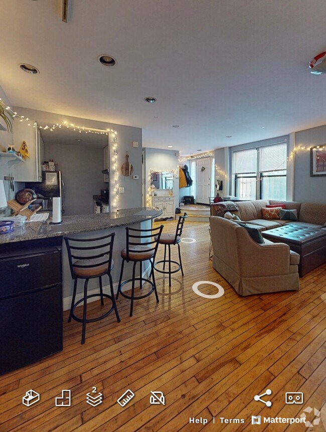Building Photo - 330 1/2 E St Unit 1 Rental
