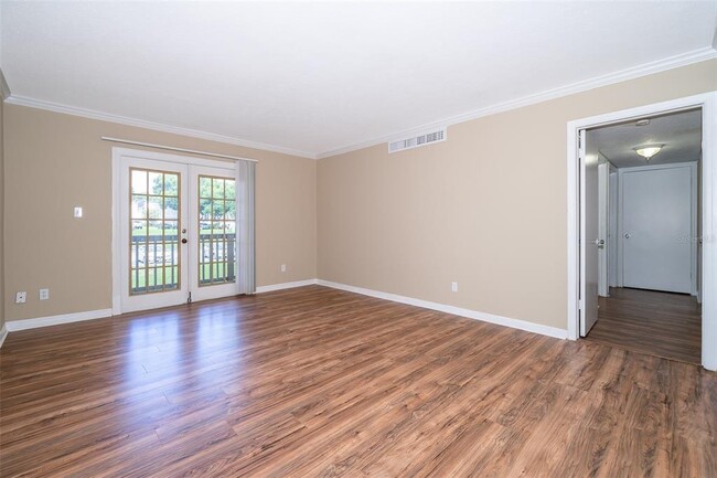 Photo - 295 Wymore Rd