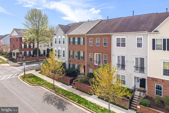 Photo - 631 Gatestone St