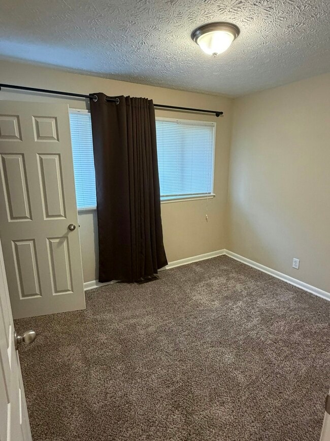 Photo - 2403 Meadow Dr