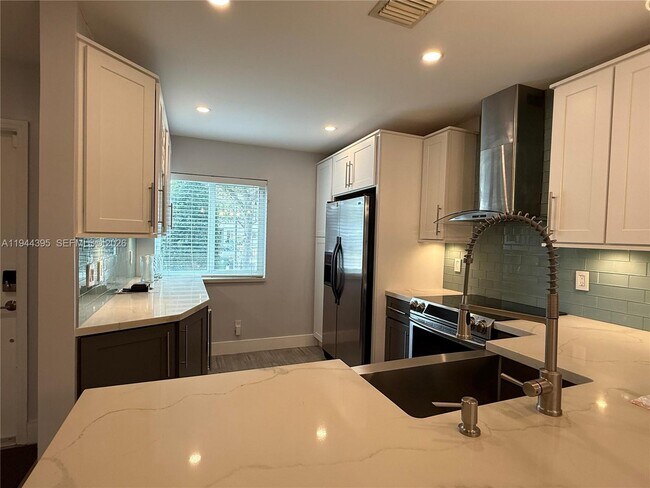 Photo - 823 NW 208th Terrace