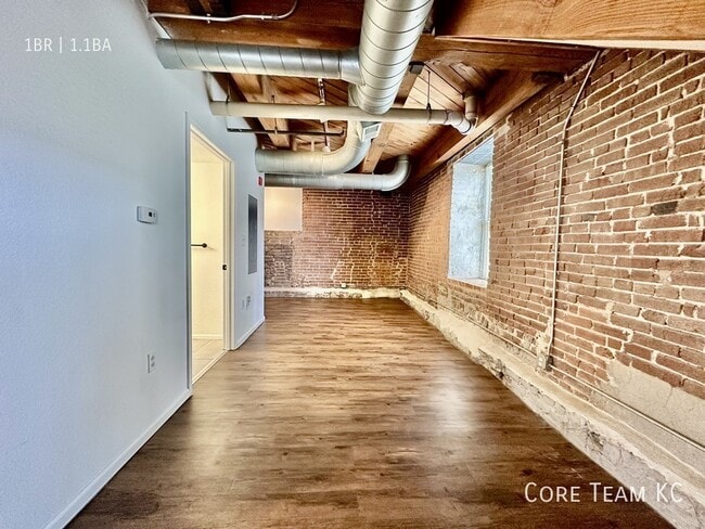 Photo - 202 W 5th St Unit 111