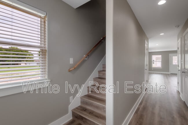 250 N Shady Oaks Dr