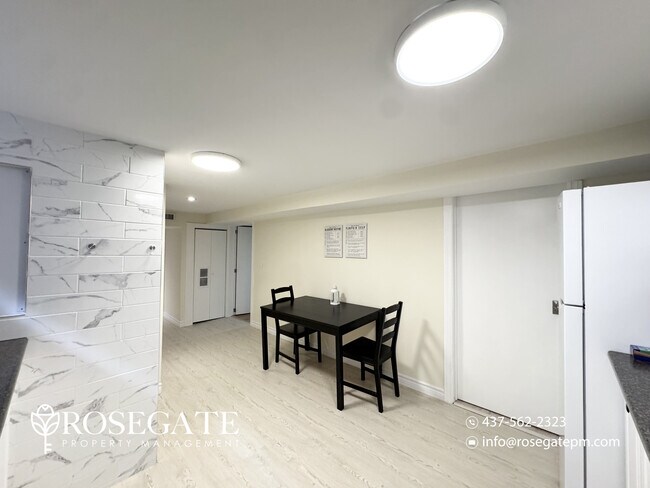 Photo - Spacious 1-Bedroom Basement Apartment with Parking in Mississauga (Pet-Friendly) Unité 2