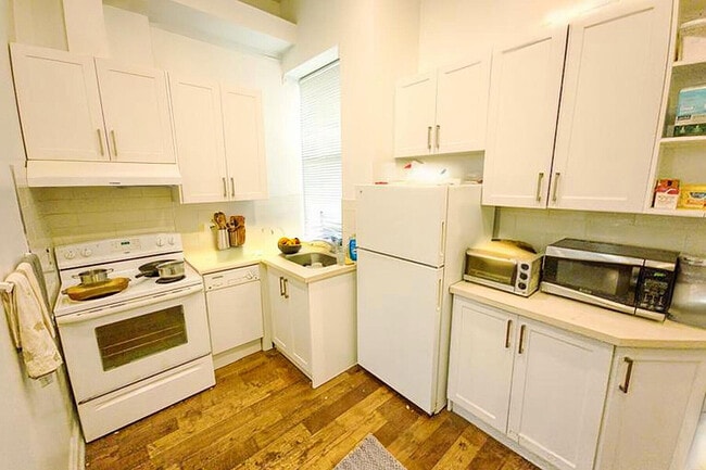 Photo - 227 Beverley St