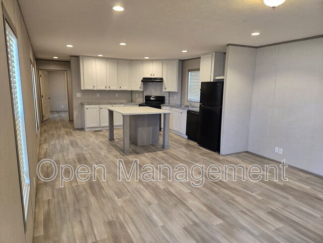 Building Photo - 4511 Dirt Rd