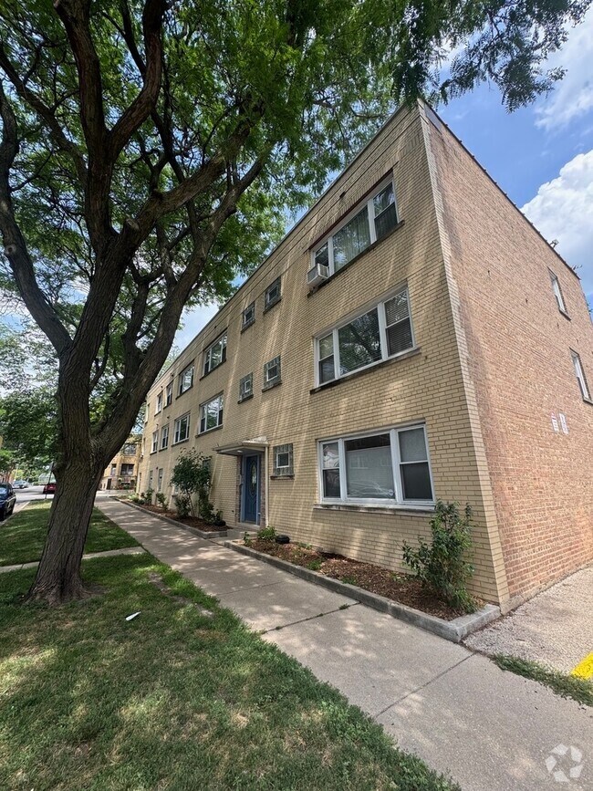 Building Photo - 5047 N Washtenaw Ave Unit 12 Rental