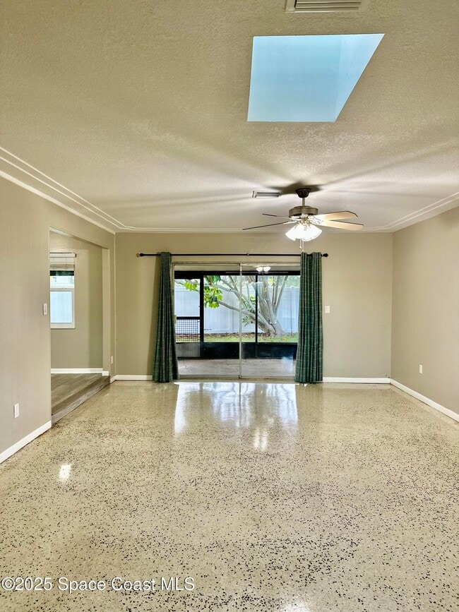 Photo - 940 Garden Rd